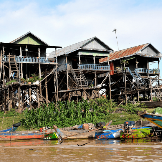 Village sur pillotis Kampong Khleang Cambodge